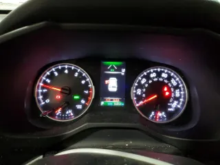 2021 Toyota RAV4 XLE z VIN 2T3P1RFV0MW206150, wystawiony jako Copart lot #57172615 z przebiegiem 55 051 mil mil oraz Szkoda całkowita • Salvage title. Historia ofert i sprzedaży dostępna na DreamBid. Obrazek 9.