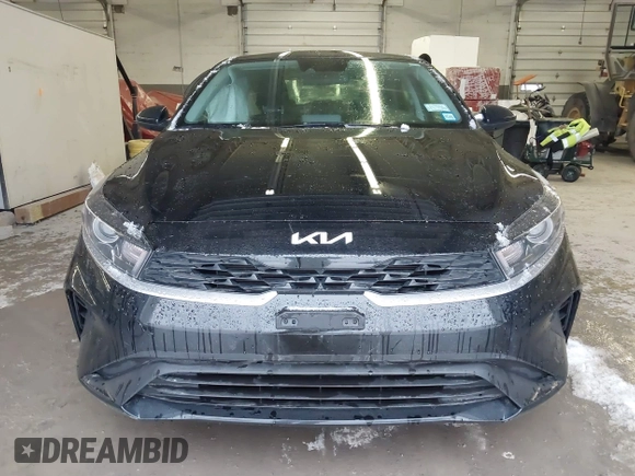 2024 Kia Forte LXS z VIN 3KPF24AD1RE758415, wystawiony jako IAAI lot #41227094 z przebiegiem 11 615 mil mil oraz . Historia ofert i sprzedaży dostępna na DreamBid. Obrazek 12.