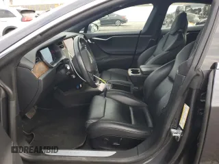 2018 Tesla Model S 75D z VIN 5YJSA1E26JF288227, wystawiony jako Copart lot #54075285 z przebiegiem 49 815 mil mil oraz Szkoda całkowita • Salvage title. Historia ofert i sprzedaży dostępna na DreamBid. Obrazek 7.