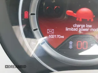 2015 FIAT 500e z VIN 3C3CFFGE0FT527231, wystawiony jako IAAI lot #42826539 z przebiegiem 102 170 mil mil oraz . Historia ofert i sprzedaży dostępna na DreamBid. Obrazek 12.