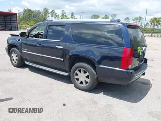 2007 Cadillac Escalade ESV z VIN 1GYFK66897R288492, wystawiony jako IAAI lot #41935413 z przebiegiem 205 756 mil mil oraz . Historia ofert i sprzedaży dostępna na DreamBid. Obrazek 3.