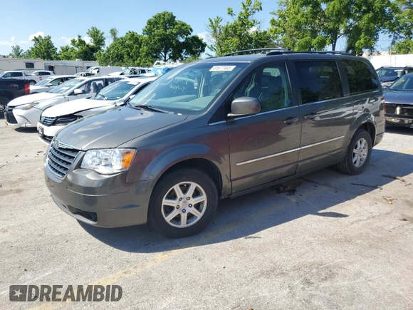 2010 Chrysler Town & Country Touring z VIN 2A4RR5D11AR301021, wystawiony jako Copart lot #61677465 z przebiegiem 173 211 mil mil oraz Czysty tytuł • Clean title. Historia ofert i sprzedaży dostępna na DreamBid. Obrazek 1.