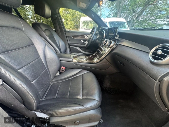 2020 Mercedes-Benz GLC 300 z VIN WDC0G8DB8LF729803, wystawiony jako Copart lot #65254425 z przebiegiem 96 225 mil mil oraz Czysty tytuł • Clean title. Historia ofert i sprzedaży dostępna na DreamBid. Obrazek 5.