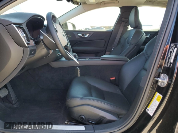 2024 Volvo S60 Plus Dark Theme z VIN 7JRL12TL3RG299436, wystawiony jako Copart lot #49722185 z przebiegiem 15 404 mil mil oraz Szkoda całkowita • Salvage title. Historia ofert i sprzedaży dostępna na DreamBid. Obrazek 7.