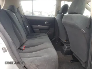 2010 Nissan Versa S z VIN 3N1BC1CP8AL454292, wystawiony jako Copart lot #55031695 z przebiegiem 119 095 mil mil oraz Szkoda całkowita • Salvage title. Historia ofert i sprzedaży dostępna na DreamBid. Obrazek 10.