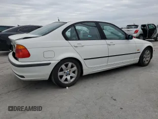 1999 BMW 3 Series 323i with VIN WBAAM3333XKC59029, listed as a Copart auction lot 76257774 with 301,189 mi miles and Salvage Title. Bid and sale history available at carsss.com. Image 3.