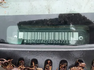 2002 Chevrolet Suburban LS z VIN 3GNEC16Z72G304778, wystawiony jako IAAI lot #42165459 z przebiegiem 257 422 mil mil oraz . Historia ofert i sprzedaży dostępna na DreamBid. Obrazek 9.