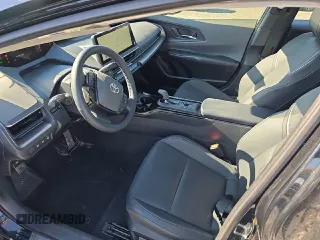 2023 Toyota Prius LE z VIN JTDADABU7P3002593, wystawiony jako Copart lot #48176675 z przebiegiem 10 726 mil mil oraz Szkoda całkowita • Salvage title. Historia ofert i sprzedaży dostępna na DreamBid. Obrazek 7.