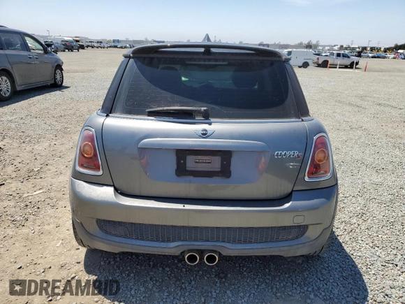 2010 MINI Hardtop S with VIN WMWMF7C53ATZ34487, listed as a Copart auction lot 55308605 with 128,759 mi miles and Clean title. Bid and sale history available at DreamBid. Image 6.