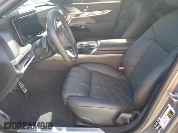 2024 BMW 7 Series 740i xDrive with VIN WBA33EH08RCR40142, listed as a Copart auction lot 87802195 with 6,409 mi miles and Salvage Title. Bid and sale history available at carsss.com. Image 7.