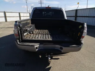 2014 Toyota Tacoma with VIN 3TMLU4EN0EM139384, listed as a Copart auction lot 45981825 with 206,799 mi miles and Salvage Title. Bid and sale history available at carsss.com. Image 6.