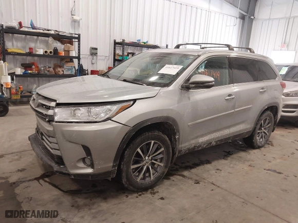 2019 Toyota Highlander SE with VIN 5TDJZRFHXKS578537, listed as a IAAI auction lot 41617419 with 127,877 mi miles. Bid and sale history available at carsss.com. Image 17.