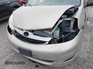 2008 Toyota Sienna CE with VIN 5TDZK23C88S174779, listed as a IAAI auction lot 40888229 with 180,865 mi miles. Bid and sale history available at carsss.com. Image 6.