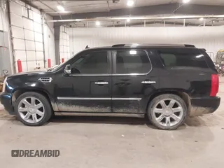 2010 Cadillac Escalade Premium with VIN 1GYUKCEF4AR201742, listed as a IAAI auction lot 41378437 with 137,622 mi miles and . Bid and sale history available at DreamBid. Image 14.
