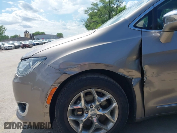 2017 Chrysler Pacifica Limited with VIN 2C4RC1GG9HR786079, listed as a IAAI auction lot 42331526 with 75,329 mi miles and . Bid and sale history available at DreamBid. Image 6.