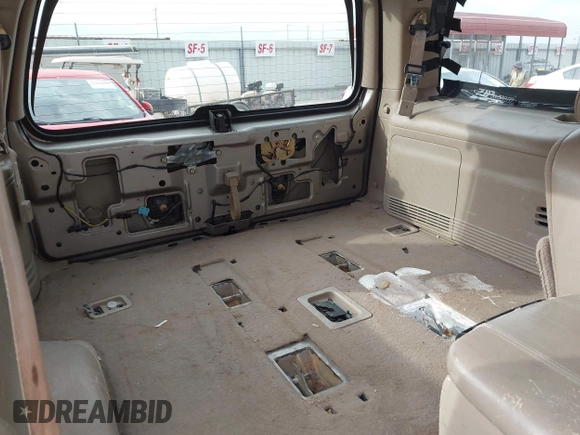 2001 Lincoln Navigator with VIN 5LMEU27R61LJ25426, listed as a IAAI auction lot 42455202 with 345,744 mi miles and . Bid and sale history available at DreamBid. Image 18.