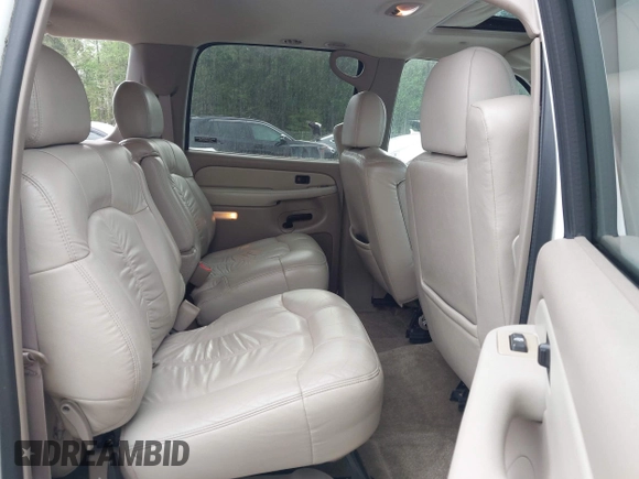 2002 Chevrolet Suburban LS with VIN 3GNEC16Z92G145729, listed as a IAAI auction lot 41889656 with 1 mi miles. Bid and sale history available at carsss.com. Image 8.