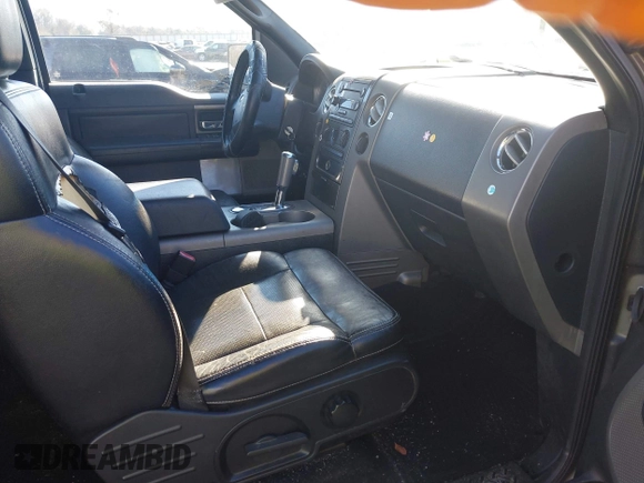 2005 Ford F-150 XLT с VIN 1FTPX04595KE91454, выставлен на аукционе IAAI как лот 41294791 с пробегом Не указан миль и . История ставок и продаж доступна на DreamBid. Изображение 5.