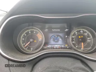 2022 Jeep Cherokee Limited z VIN 1C4PJMDX5ND546710, wystawiony jako Copart lot #59911505 z przebiegiem 1 967 mil mil oraz Czysty tytuł • Clean title. Historia ofert i sprzedaży dostępna na DreamBid. Obrazek 9.