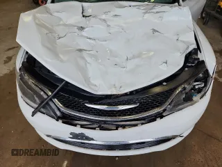 2015 Chrysler 200 Limited с VIN 1C3CCCAB6FN683909, выставлен на аукционе Copart как лот 60260105 с пробегом 216 843 миль миль и Чистый • Clean title. История ставок и продаж доступна на DreamBid. Изображение 11.