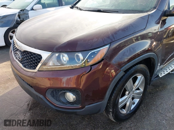 2012 Kia Sorento EX with VIN 5XYKUDA25CG239594, listed as a IAAI auction lot 41754946 with 135,005 mi miles. Bid and sale history available at carsss.com. Image 6.