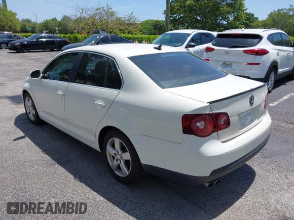 2008 Volkswagen Jetta SE с VIN 3VWRM71K08M108404, выставлен на аукционе IAAI как лот 42469456 с пробегом 125 575 миль миль и . История ставок и продаж доступна на DreamBid. Изображение 3.