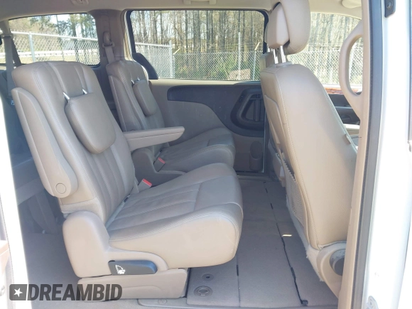 2014 Chrysler Town & Country Touring with VIN 2C4RC1BG9ER148966, listed as a IAAI auction lot 41886625 with 104,299 mi miles. Bid and sale history available at carsss.com. Image 8.