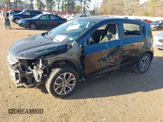 2018 Chevrolet Sonic LT z VIN 1G1JD6SB2J4124719, wystawiony jako IAAI lot #41744967 z przebiegiem 85 988 mil mil oraz . Historia ofert i sprzedaży dostępna na DreamBid. Obrazek 2.