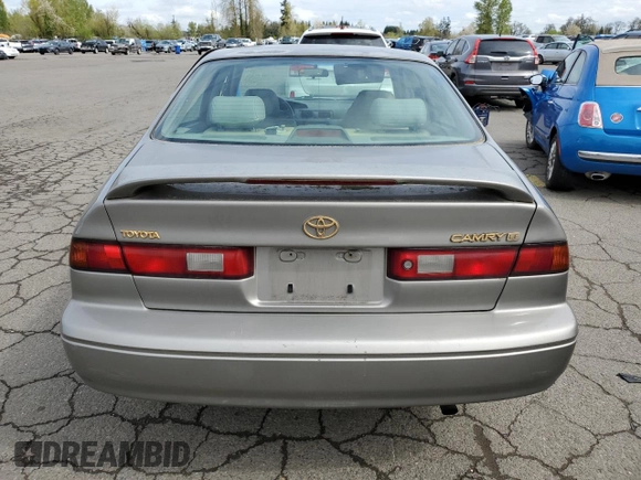 1997 Toyota Camry LE z VIN 4T1BG22K7VU110392, wystawiony jako Copart lot #51443345 z przebiegiem Nie podano mil oraz Szkoda całkowita • Salvage title. Historia ofert i sprzedaży dostępna na DreamBid. Obrazek 6.