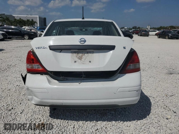 2009 Nissan Versa 1.6 z VIN 3N1CC11E89L428647, wystawiony jako Copart lot #48912675 z przebiegiem 92 426 mil mil oraz Szkoda całkowita • Salvage title. Historia ofert i sprzedaży dostępna na DreamBid. Obrazek 6.