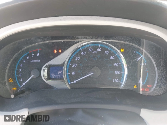 2011 Toyota Sienna XLE with VIN 5TDDK3DC8BS011975, listed as a IAAI auction lot 42112522 with 124,251 mi miles. Bid and sale history available at carsss.com. Image 7.