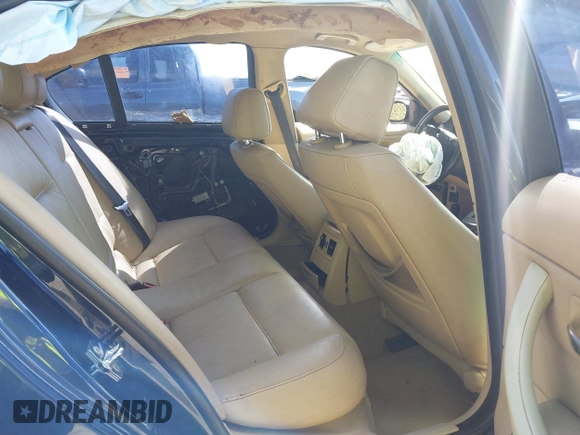 2008 BMW 3 Series 328xi z VIN WBAVC93538K056827, wystawiony jako IAAI lot #41646425 z przebiegiem Nie podano mil oraz . Historia ofert i sprzedaży dostępna na DreamBid. Obrazek 8.
