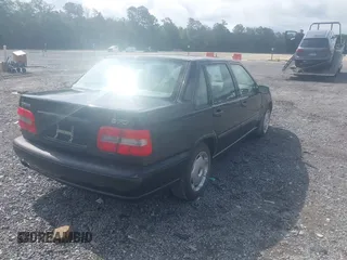 1999 Volvo S70 с VIN YV1LS55A8X2613644, выставлен на аукционе IAAI как лот 42435557 с пробегом 274 781 миль миль и . История ставок и продаж доступна на DreamBid. Изображение 4.