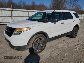 2014 Ford Utility Police Interceptor with VIN 1FM5K8AR7EGB74170, listed as a Copart auction lot 48007055 with 177,386 mi miles and Salvage Title. Bid and sale history available at carsss.com. Image 1.