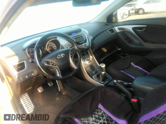 2013 Hyundai Elantra GS z VIN KMHDH6AE9DU002802, wystawiony jako IAAI lot #42433199 z przebiegiem 145 643 mil mil oraz . Historia ofert i sprzedaży dostępna na DreamBid. Obrazek 5.