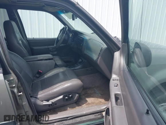 1999 Mercury Mountaineer с VIN 4M2ZU55P2XUJ06929, выставлен на аукционе IAAI как лот 42208390 с пробегом 254 186 миль миль и . История ставок и продаж доступна на DreamBid. Изображение 5.