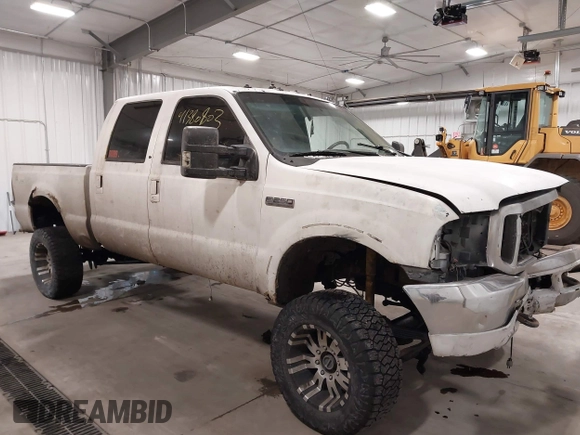 2001 Ford Super Duty F-250 XL with VIN 1FTNW21FX1EA67812, listed as a IAAI auction lot 41380803 with 219,306 mi miles. Bid and sale history available at carsss.com. Image 1.