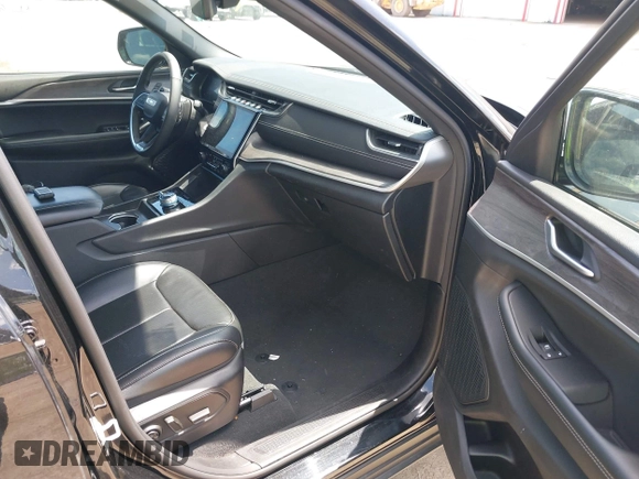 2024 Jeep Grand Cherokee Limited with VIN 1C4RJKBG2R8507247, listed as a IAAI auction lot 42322680 with 34,697 mi miles and . Bid and sale history available at DreamBid. Image 5.
