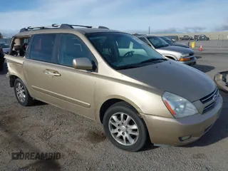 2006 Kia Sedona LX with VIN KNDMB233666040795, listed as a IAAI auction lot 41921051 with 200,410 mi miles. Bid and sale history available at carsss.com. Image 1.