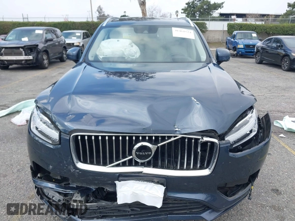 2022 Volvo XC90 Momentum with VIN YV4A22PKXN1817816, listed as a IAAI auction lot 41461524 with 48,048 mi miles. Bid and sale history available at carsss.com. Image 12.