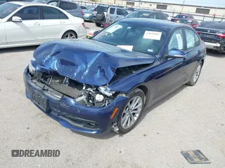 2018 BMW 3 Series 320i with VIN WBA8E1G56JNU92997, listed as a IAAI auction lot 42039869 with 105,085 mi miles. Bid and sale history available at carsss.com. Image 16.