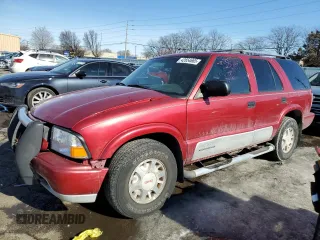 2000 GMC Envoy with VIN 1GKDT13W6Y2354558, listed as a Copart auction lot 42654665 with 201,547 mi miles and Salvage Title. Bid and sale history available at carsss.com. Image 1.