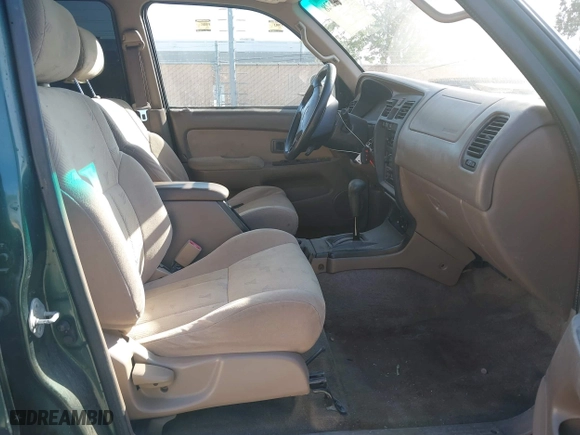 2001 Toyota 4Runner SR5 with VIN JT3GN86R310204401, listed as a IAAI auction lot 42034528 with 133,991 mi miles. Bid and sale history available at carsss.com. Image 5.