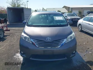 2015 Toyota Sienna XLE with VIN 5TDYK3DC9FS685768, listed as a IAAI auction lot 42062942 with 132,242 mi miles. Bid and sale history available at carsss.com. Image 12.