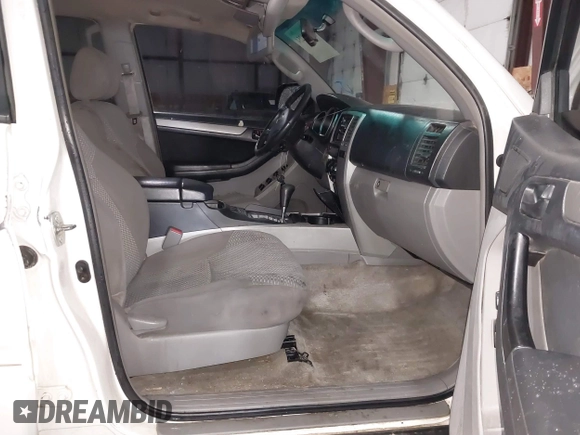 2006 Toyota 4Runner SR5 with VIN JTEZU14R968053523, listed as a IAAI auction lot 41788254 with 247,190 mi miles and . Bid and sale history available at DreamBid. Image 5.