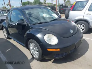 2008 Volkswagen New Beetle Coupe S with VIN 3VWPW31C38M505088, listed as a IAAI auction lot 42055070 with 137,031 mi miles. Bid and sale history available at carsss.com. Image 1.