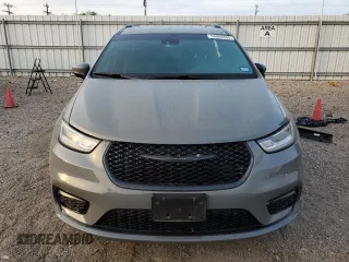 2023 Chrysler Pacifica Touring L with VIN 2C4RC1BG4PR505313, listed as a Copart auction lot 54069305 with 24,687 mi miles and Salvage title. Bid and sale history available at DreamBid. Image 5.