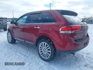 2014 Lincoln MKX with VIN 2LMDJ8JK2EBL06393, listed as a IAAI auction lot 41646903 with 118,394 mi miles. Bid and sale history available at carsss.com. Image 3.