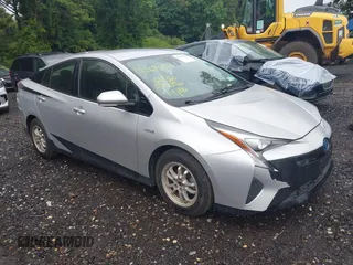 2017 Toyota Prius Two with VIN JTDKBRFU9H3047622, listed as a IAAI auction lot 42690230 with 152,030 mi miles and . Bid and sale history available at DreamBid. Image 1.