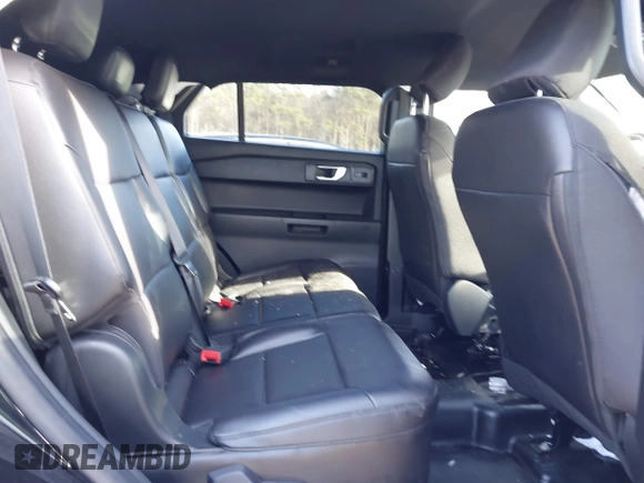 2022 Ford Police Interceptor Utility z VIN 1FM5K8AB8NGC43077, wystawiony jako IAAI lot #41484524 z przebiegiem 26 270 mil mil oraz . Historia ofert i sprzedaży dostępna na DreamBid. Obrazek 8.
